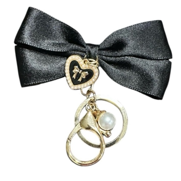 Christmas stocking stuffers; over $250 retail
Assorted Holiday Gift Set - Picture 8 of 16